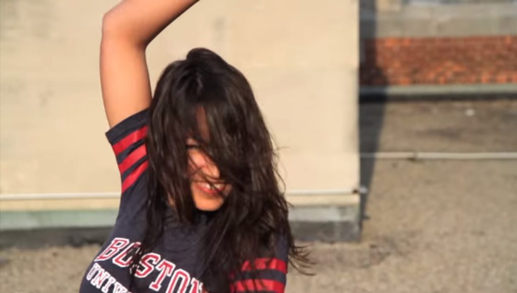 VIDEO| Difunden imágenes de un baile de la congresista de EE.UU Alexandria Ocasio-Cortez para criticarla y logran todo lo contrario