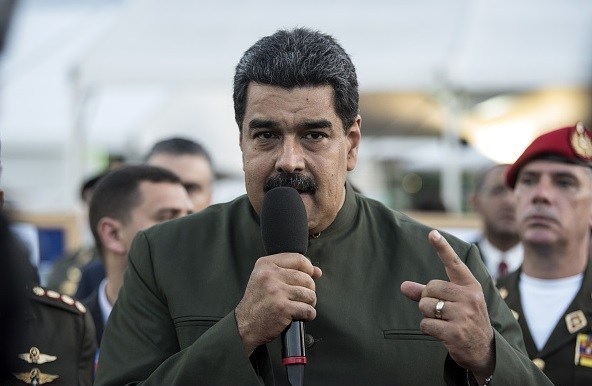EE.UU. aprieta a Maduro bloqueando pagos por petróleo venezolano: Maniobra implicará miles de millones en pérdidas