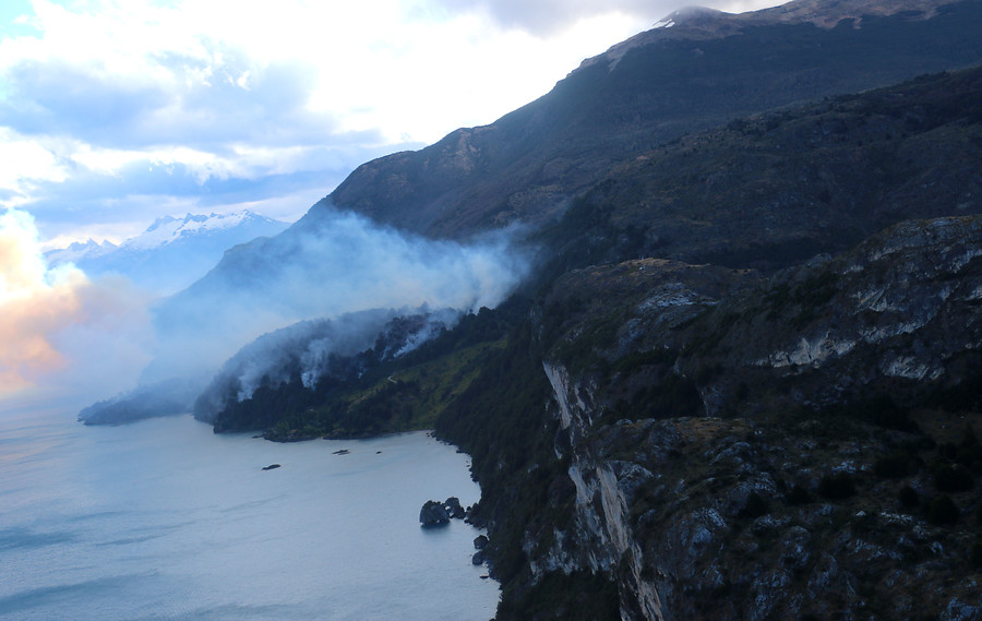 Activista cuestiona a Piñera por incendios en Aysén: «Pretender que una lluvia de 10 mm vaya a combatir un fuego devastador es no entender nada»