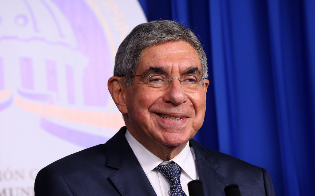 Denuncian por violación a Óscar Arias, expresidente de Costa Rica y Nobel de la Paz