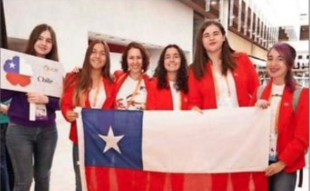 Primer equipo de mujeres chilenas ganan el bronce en olimpiada internacional de matemáticas