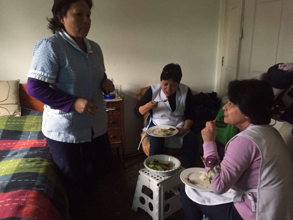Trabajadoras migrantes de casa particular: La difusa línea entre el descanso y el trabajo puertas adentro