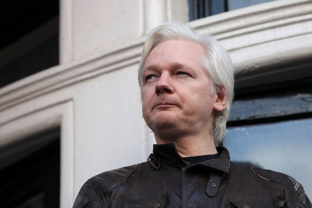 Presidente de Ecuador asegura que Assange intentó usar la embajada como «centro de espionaje»