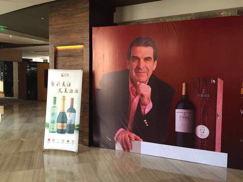 REDES| «Vino Frei, el más vendido de Chile»: Usuarios festinan en Twitter con negocio vitivinícola del ex Presidente