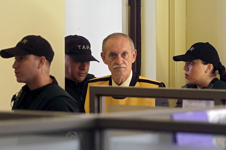 Miguel Krassnoff permanece internado en el Hospital Militar por «complejo» estado de salud