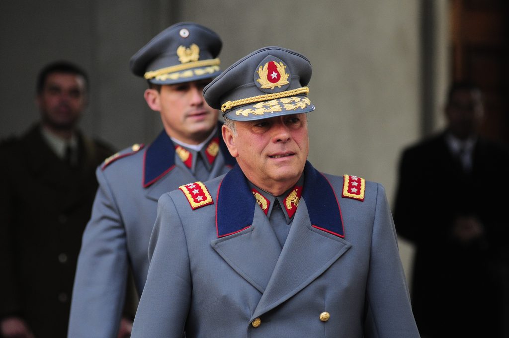 Detienen a ex comandante en Jefe del Ejército, Humberto Oviedo