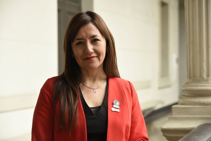 Académica de la U. de Chile se convierte en la primera mujer latinoamericana en recibir el premio Heroína de la Salud 2019