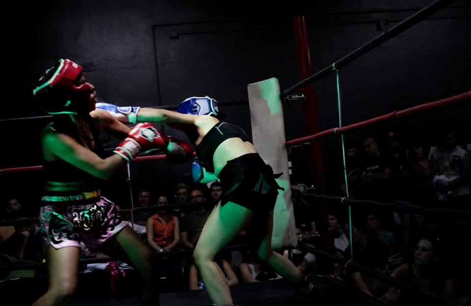“Pelea como mujer 4″: El campeonato de kickboxing femenino que reunirá a destacadas deportistas en Peñalolén