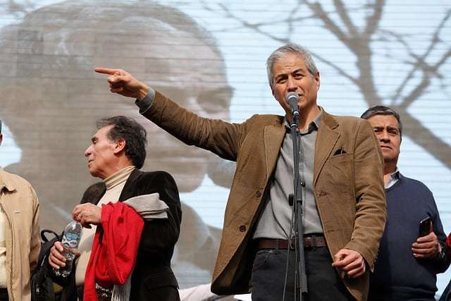 Profesores apuestan por diálogo directo con Piñera ante falta de respuesta de ministra Cubillos