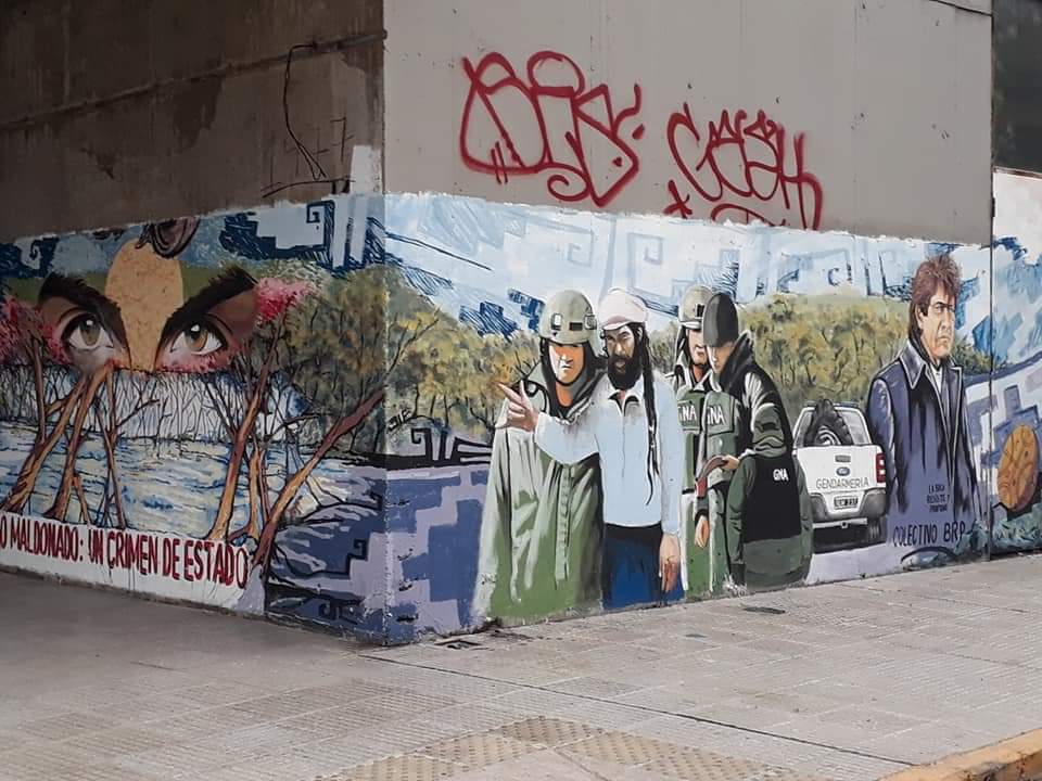Chileno que realizó mural en homenaje a Santiago Maldonado en el barrio de La Boca: «Tenemos la misión de denunciar este tipo de casos»
