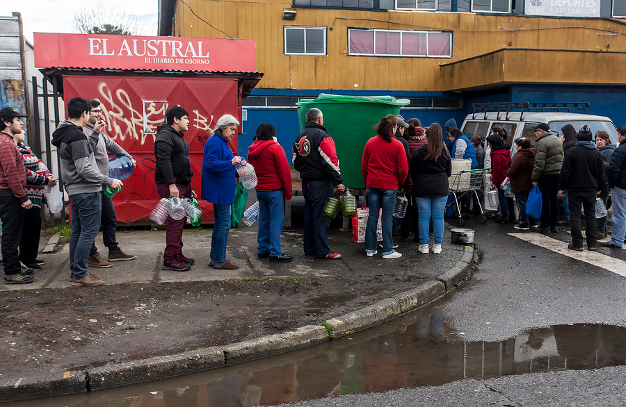 La crisis no termina: Municipio de Osorno se ve obligado a cerrar Cesfam por presencia de coliformes fecales en suministro de agua