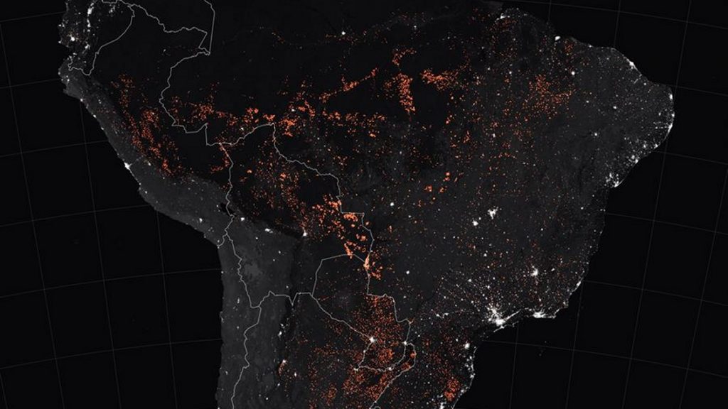 El humo del incendio en la Amazonía ya cubrió la mitad de Argentina