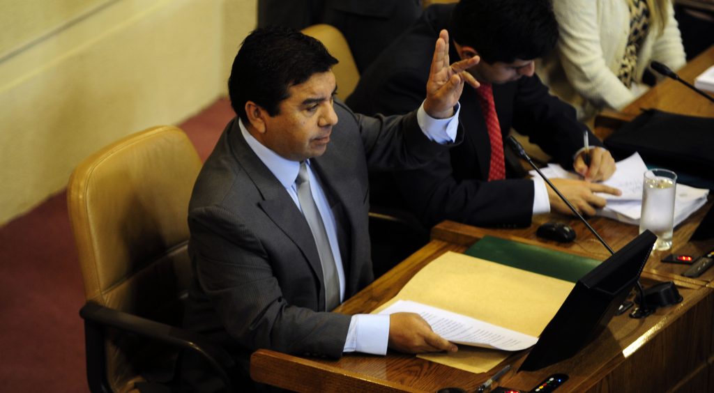 Denunciante del diputado Velásquez detalló tocaciones sexuales por parte del parlamentario