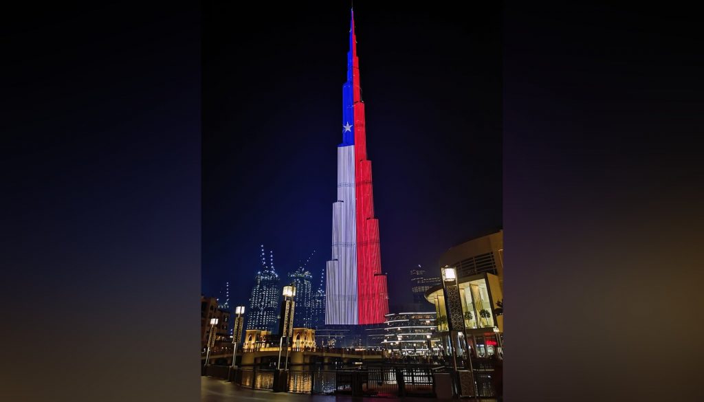 VIDEO| La Torre Burj Khalifa en Dubai se iluminó con la bandera chilena y oficialismo lo atribuyó al «liderazgo internacional» de Piñera