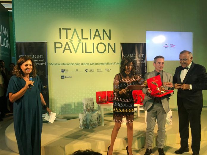 Alfredo Castro es premiado en el Festival de Venecia y pide restitución de fondos para el cine