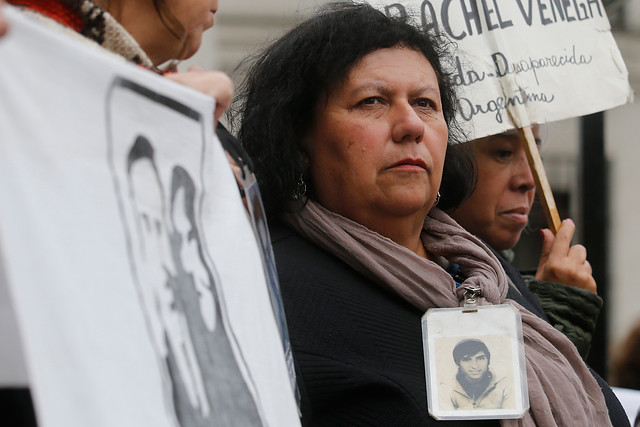 Familiares de Detenidos Desaparecidos tomarán acciones judiciales contra El Mercurio por polémico inserto