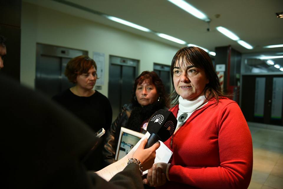 Mónica Schlotthauer, diputada socialista argentina que exige corte de relaciones diplomáticas con Chile: «Sacar a la calle al Ejército es porque sos asesino vos como gobierno»