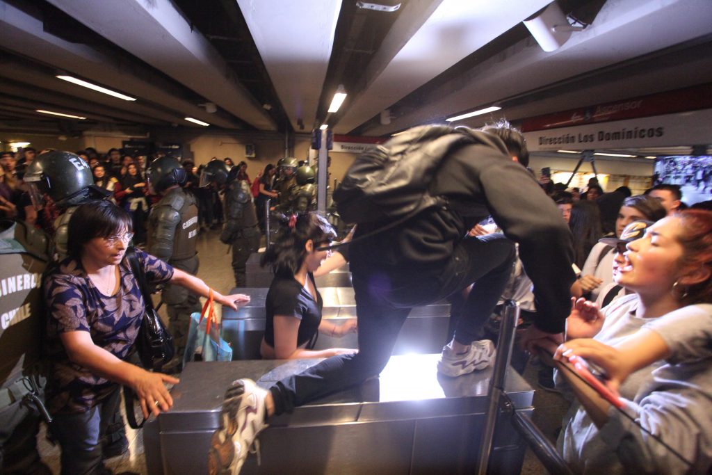 La semana en que la evasión al Metro se volvió masiva