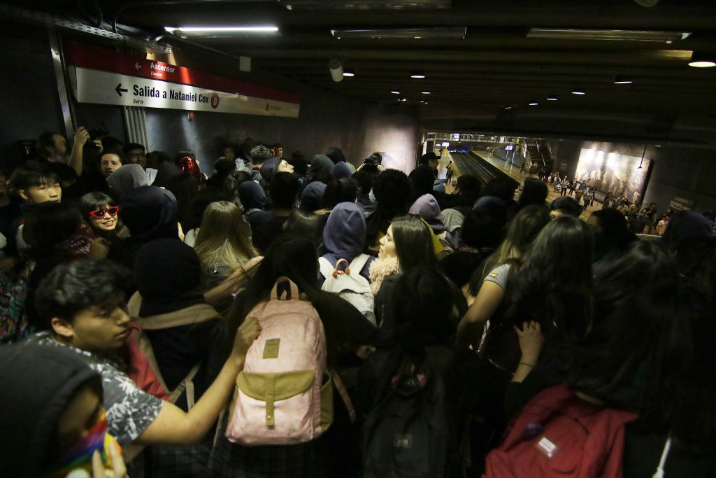 Sindicato de Metro anuncia cierre de Línea 1 y 2 por seguridad: «Se le fue de las manos al gobierno»