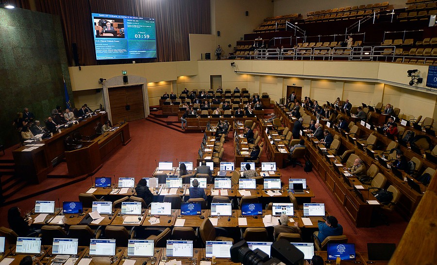 Diputados aprueban reforma constitucional que restituye el voto obligatorio