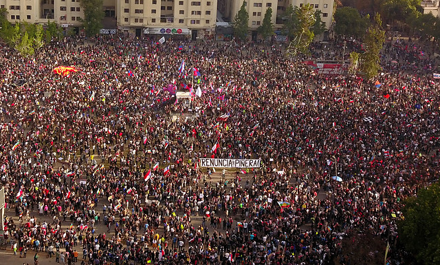 Carabineros se prepara para el estallido de marzo: Han rastreado 25 convocatorias a manifestaciones