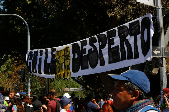 Por una Nueva Constitución: Convocan a «la marcha más grande de Chile» para este viernes 25 de octubre