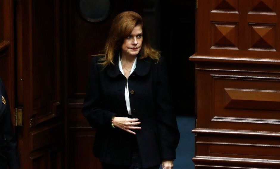 Duró menos de 24 horas: Presidenta encargada de Perú, Mercedes Aráoz, renuncia al cargo