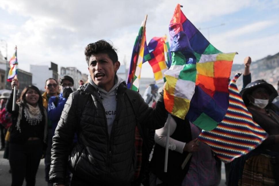 Realizan marcha en La Paz para exigir renuncia de la presidenta de facto de Bolivia