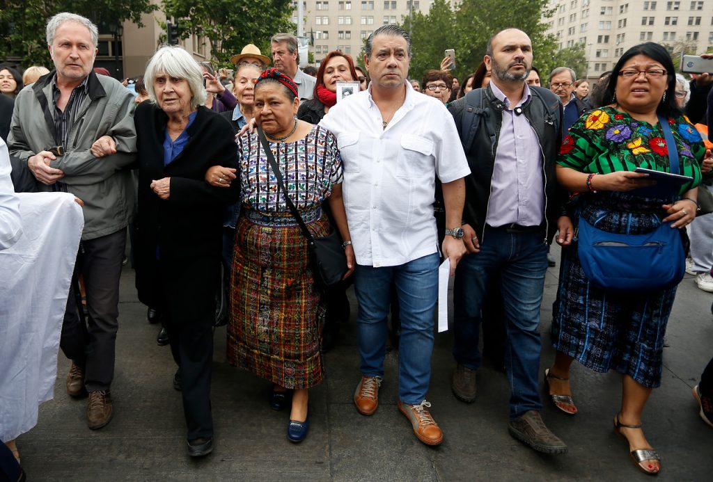 Rigoberta Menchú: «Si no se hacen reformas profundas, la crisis chilena va a tardar un par de décadas»