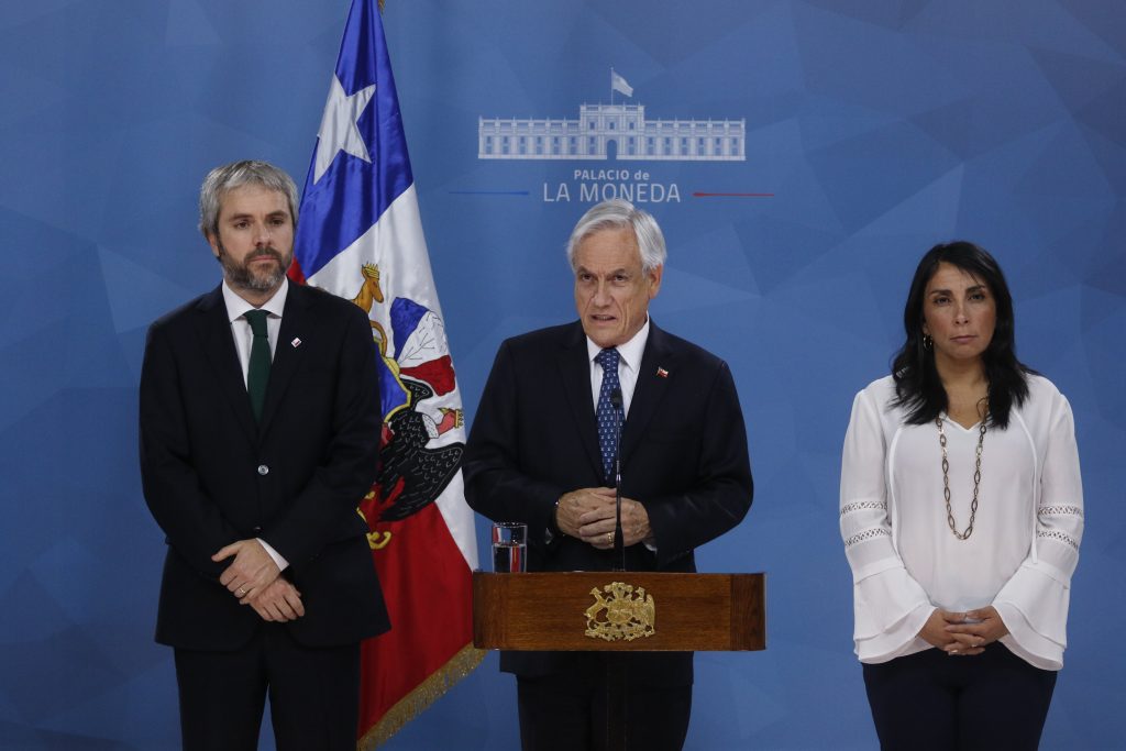 Piñera anuncia reintegración de policías retirados y llama a tres grandes acuerdos: «Paz, justicia y Constitución»