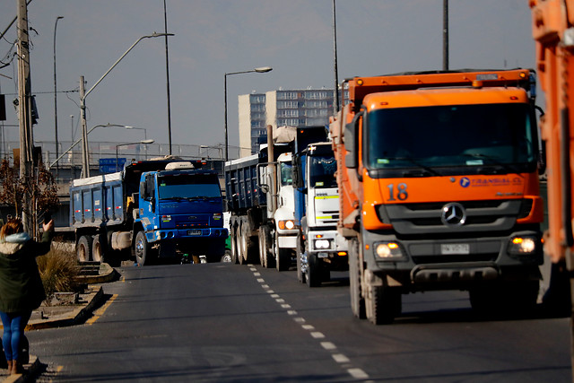 Camioneros advierten «paralización inminente» si el gobierno no garantiza seguridad vial 