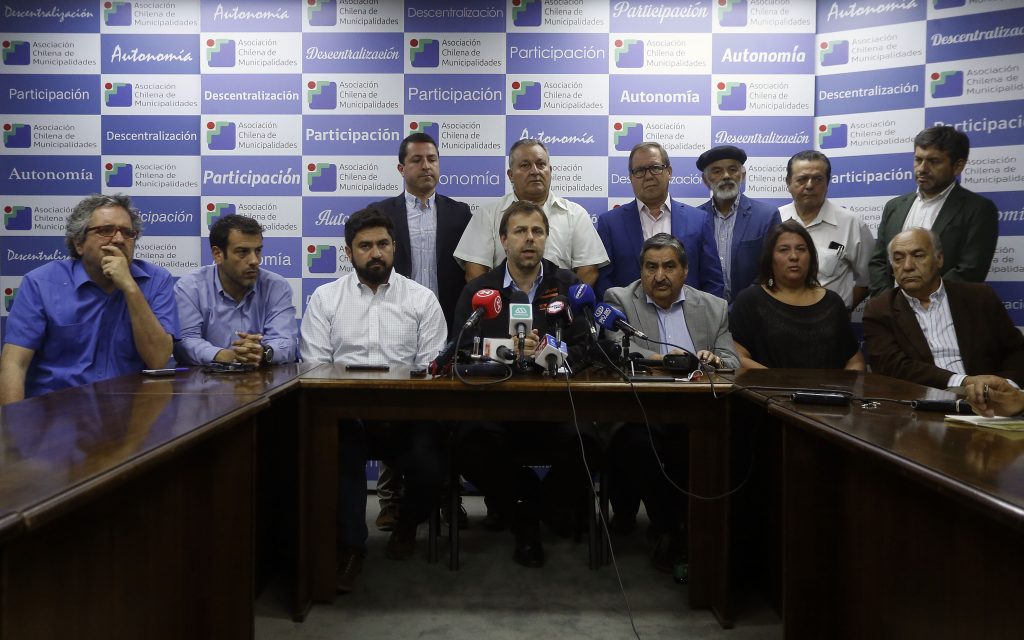 Consulta ciudadana municipal: La democrática medida que polarizó a la Asociación Chilena de Municipalidades