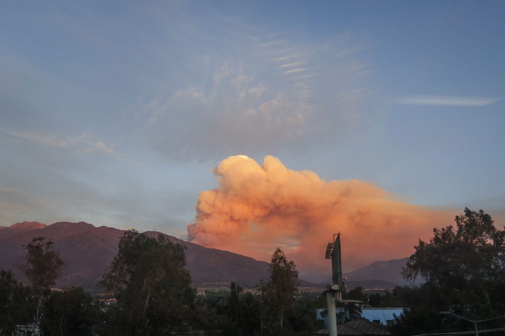 Mantienen Alerta Roja para San José de Maipo por incendio forestal