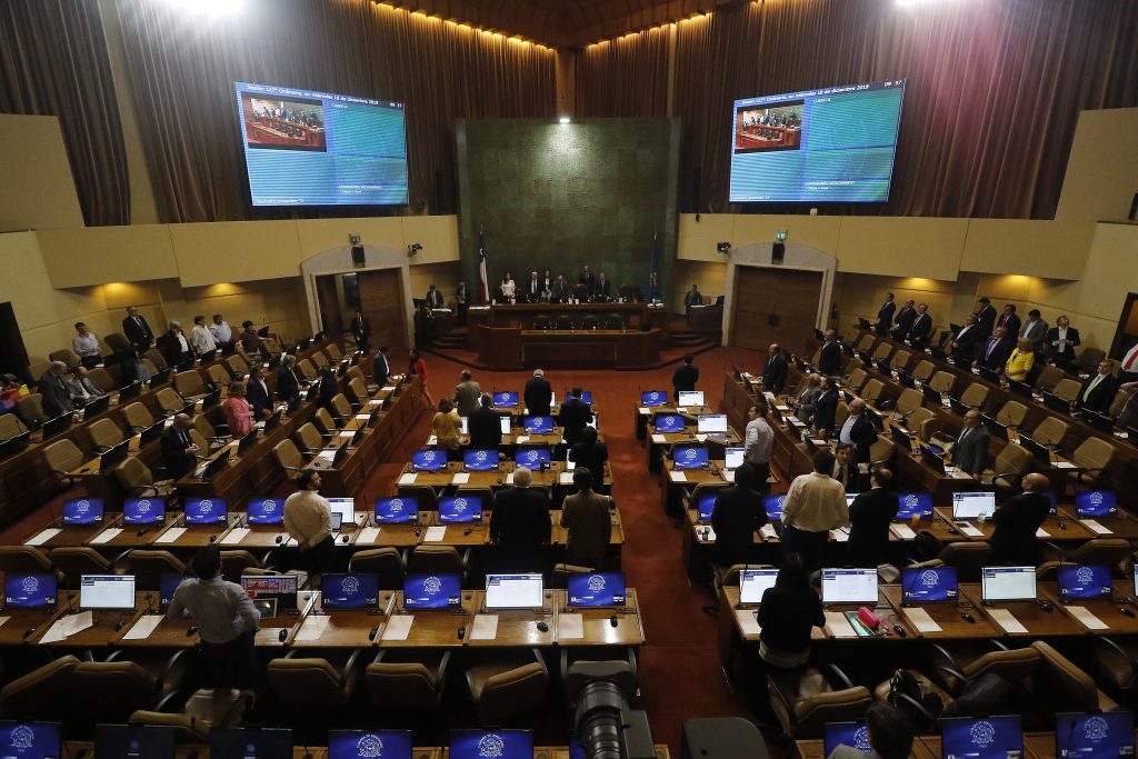 Diputados aprueban proyecto de nueva Constitución sin paridad, escaños para pueblos originarios ni participación de independientes