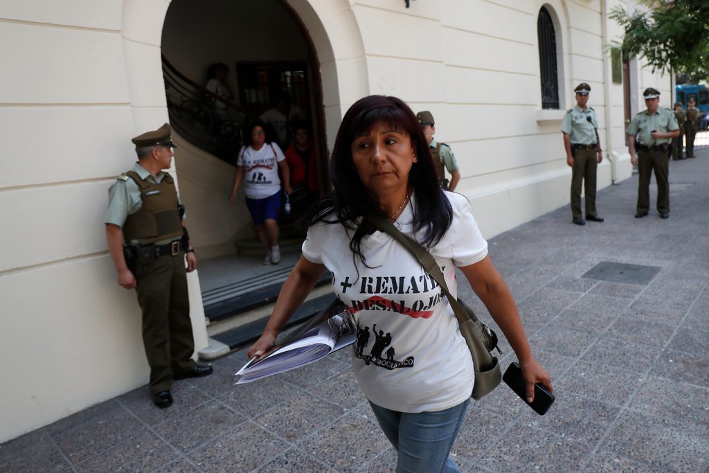 Ministerio del Interior presenta denuncia en contra de Roxana Miranda tras llamado a funar a parlamentarios de oposición