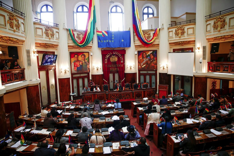 Conforman nuevo tribunal electoral en Bolivia que convocará a elecciones