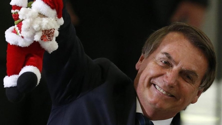 El regalo navideño de Bolsonaro: Indultará a policías y militares condenados por homicidios