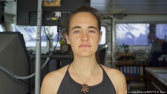 Carola Rackete, la joven capitana que rescató a inmigrantes en Italia visita Chile: “La desigualdad en Chile es chocante”