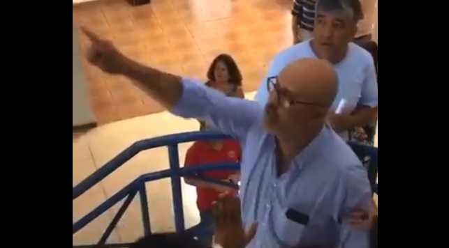 VIDEO| Concejal UDI de Estación Central amenaza y trata de «maricón» a otro edil luego de que éste rechazara propuesta del alcalde