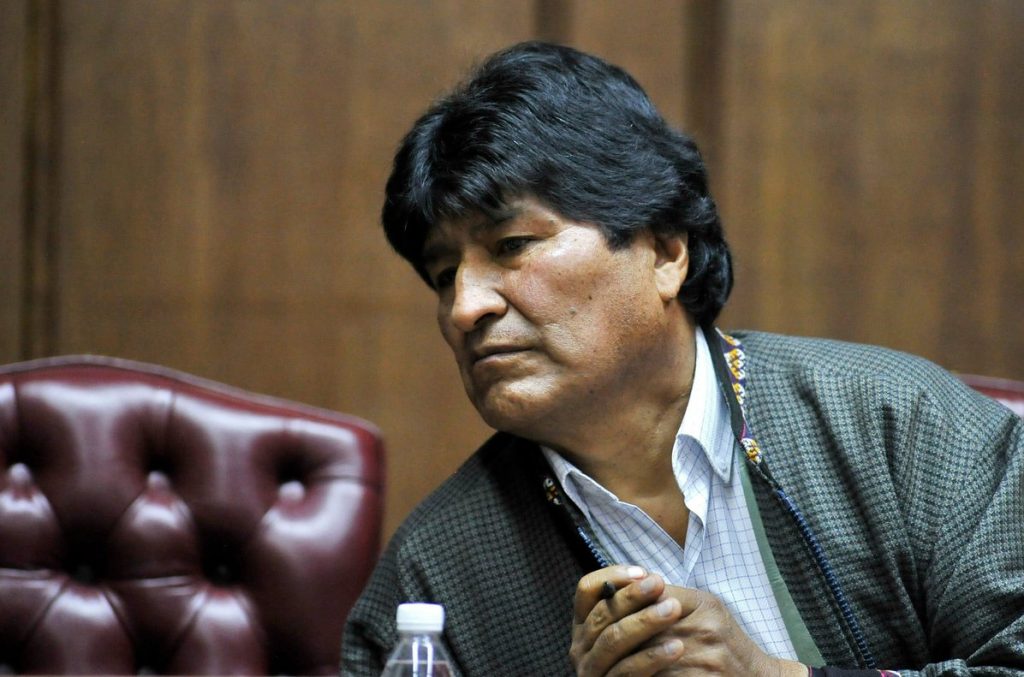 Evo Morales acusa a presidenta autoproclamada de querer «entregar a la oligarquía chilena empresas nacionalizadas y recursos naturales»