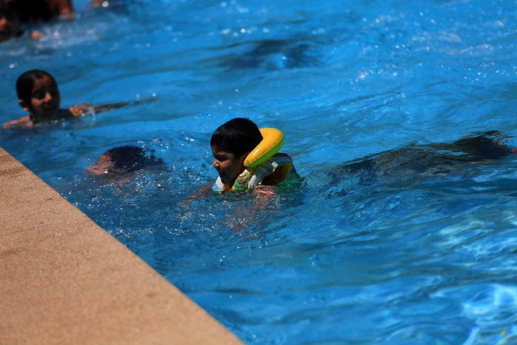 Tras fallecimiento de un menor en piscina: Se cierran las instalaciones del complejo municipal de Quilicura