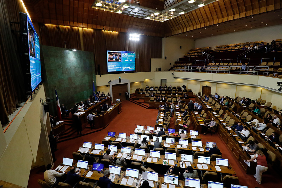 Cámara de Diputados posterga votación de paridad de género para la Convención Constitucional