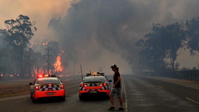 Aumentan a 17 las víctimas mortales por incendios en Australia