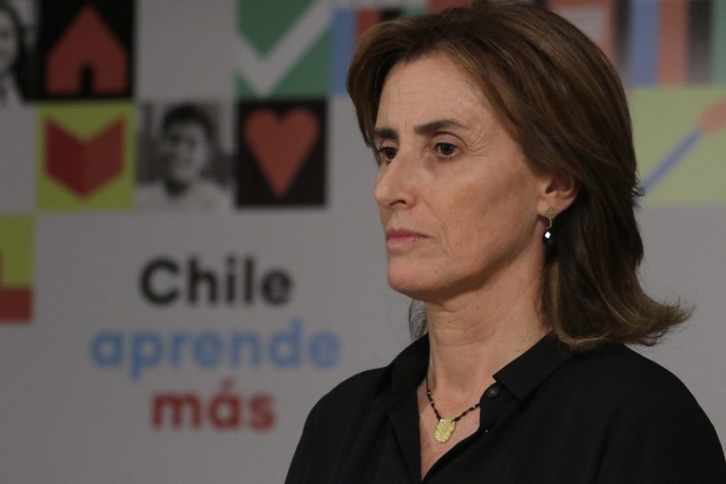 Ministra Cubillos anunció medidas por bullying a hijos de carabineros