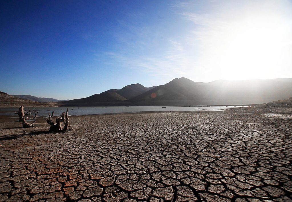 Gobierno pide a principales empresas demandantes de agua reducir su consumo en un 10%