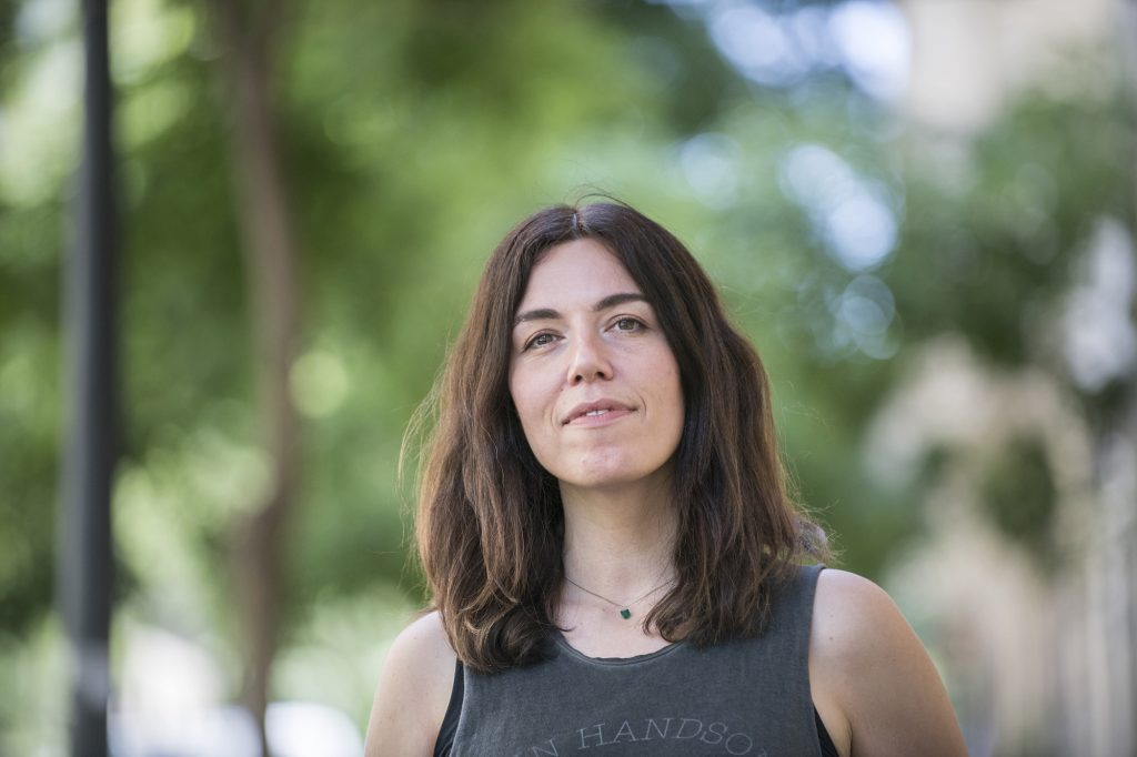 Marta Peirano, periodista experta en tecnologías de vigilancia: «El enemigo está en tu bolsillo»