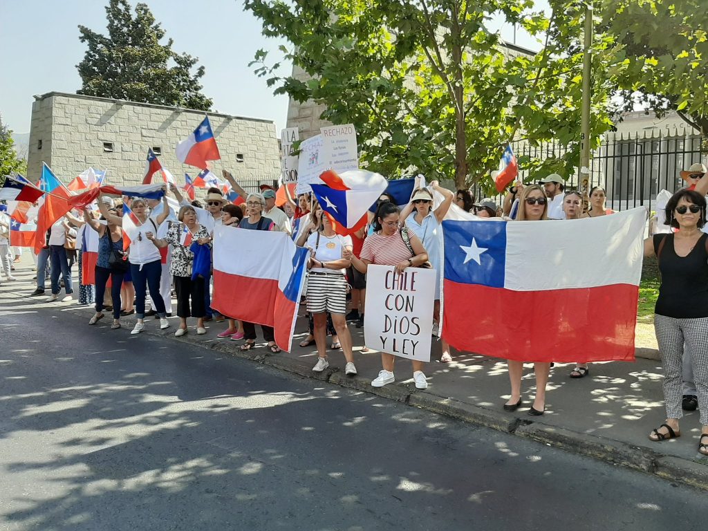 REDES| «Chile es, y será, un país en libertad»: convocatoria a rechazar una nueva Constitución se desarrolló en Escuela Militar