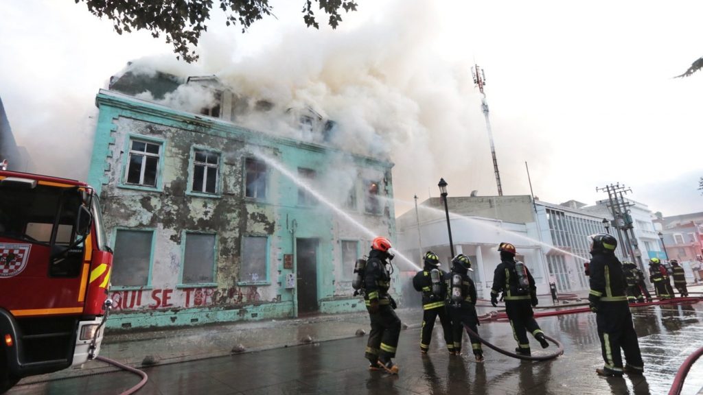 Incendio destruye la Casa de los Derechos Humanos de Punta Arenas