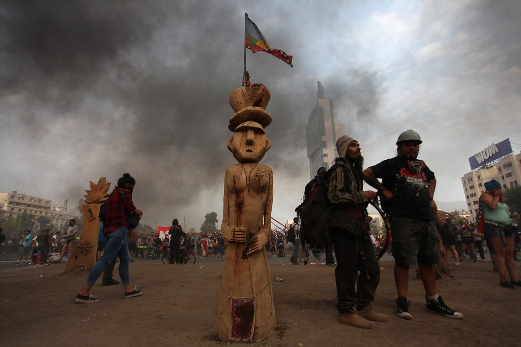 Antropólogos repudian “limpieza” del Gobierno en Plaza de La Dignidad y exigen devolución de esculturas