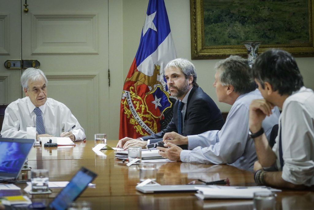Cátedra de DD.HH. de la U. de Chile exige a Piñera que “se priorice la salud por sobre la economía”